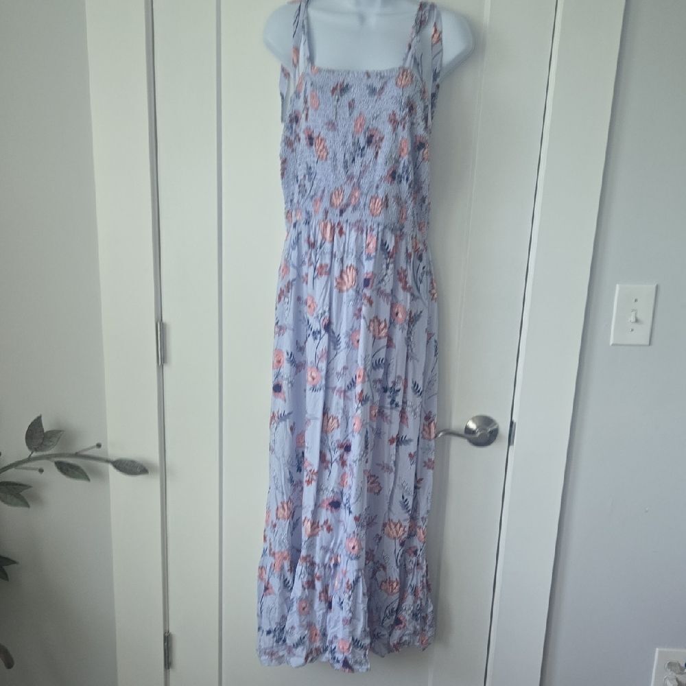 Chic Floral Maxi Dress in Light Blue and Coral
